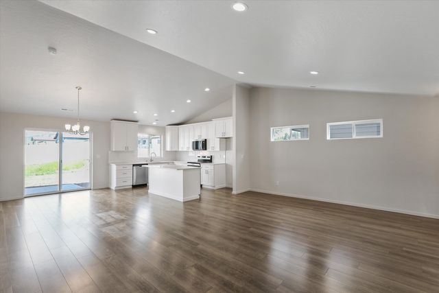 609 S Manifold Ln, Spokane Valley, WA 99016