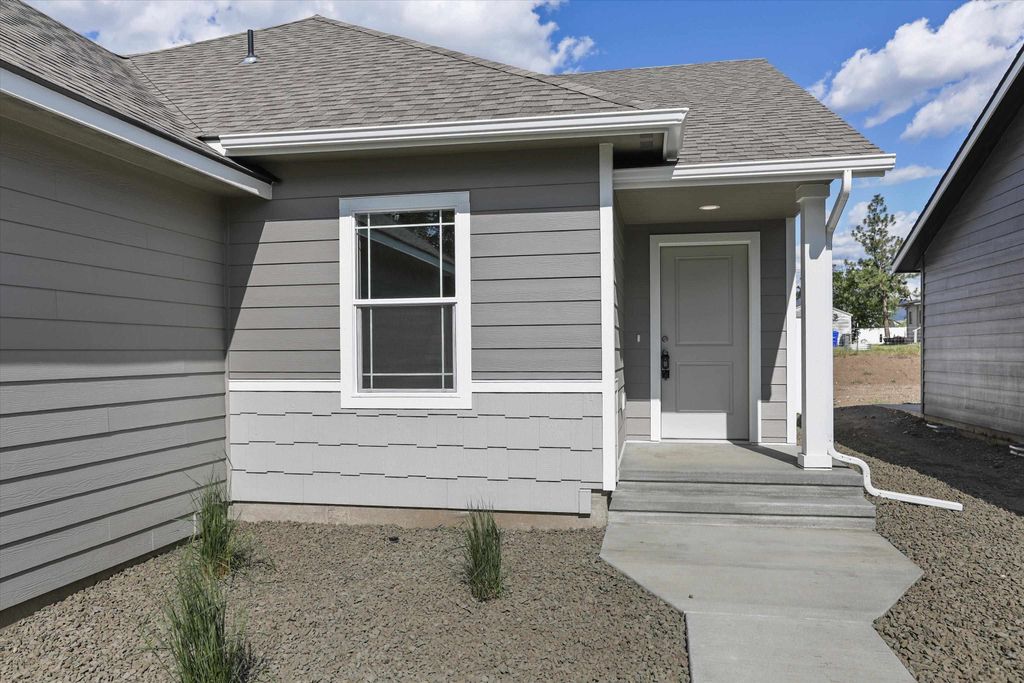 609 S Manifold Ln, Spokane Valley, WA 99016 photo 2