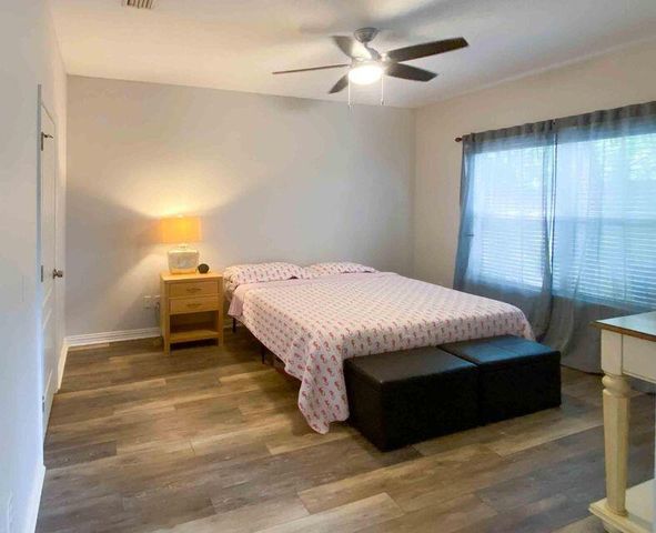 116 Dolphin Road, Mary Esther, FL 32569