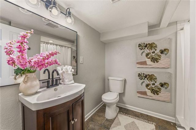 6739 Roe Avenue, Prairie Village, KS 66208