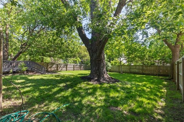 6739 Roe Avenue, Prairie Village, KS 66208