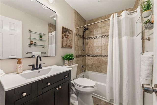 6739 Roe Avenue, Prairie Village, KS 66208