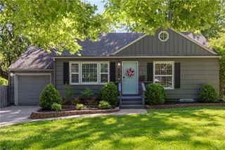 6739 Roe Avenue, Prairie Village, KS 66208