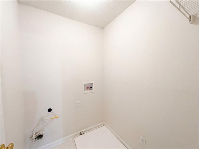 1639 Woodsford NW Road, Kennesaw, GA 30152