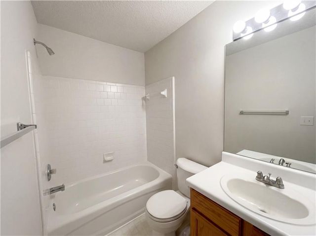 1639 Woodsford NW Road, Kennesaw, GA 30152