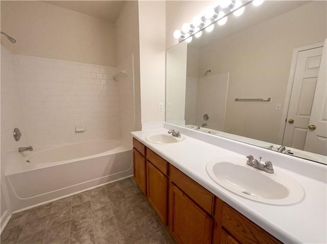 1639 Woodsford NW Road, Kennesaw, GA 30152