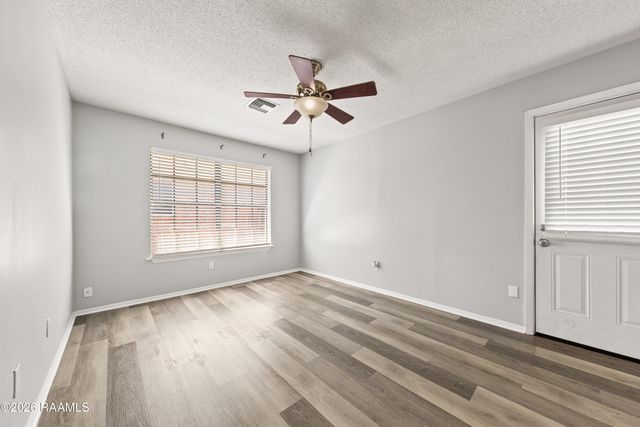 313 Titan Drive B, Lafayette, LA 70508
