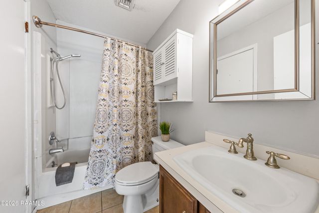 313 Titan Drive B, Lafayette, LA 70508