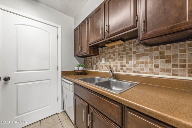 313 Titan Drive B, Lafayette, LA 70508