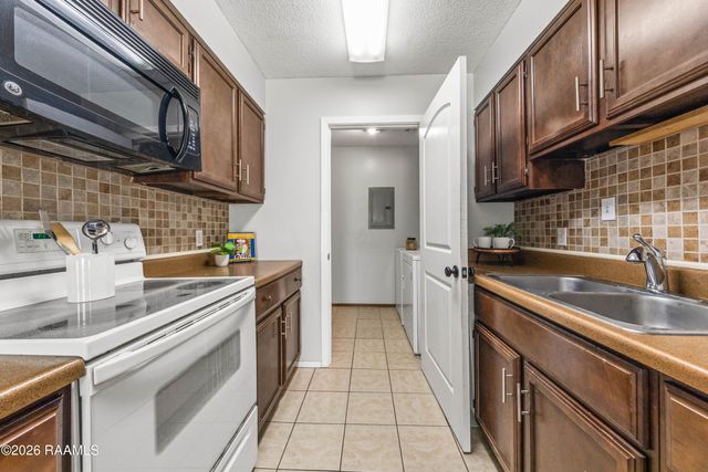 313 Titan Drive B, Lafayette, LA 70508