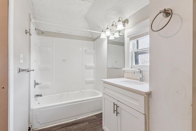 1422 Main Street, Cedar Falls, IA 50613