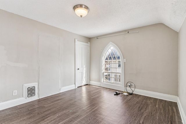 1422 Main Street, Cedar Falls, IA 50613