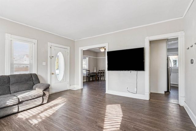 1422 Main Street, Cedar Falls, IA 50613