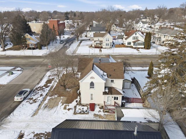 1422 Main Street, Cedar Falls, IA 50613