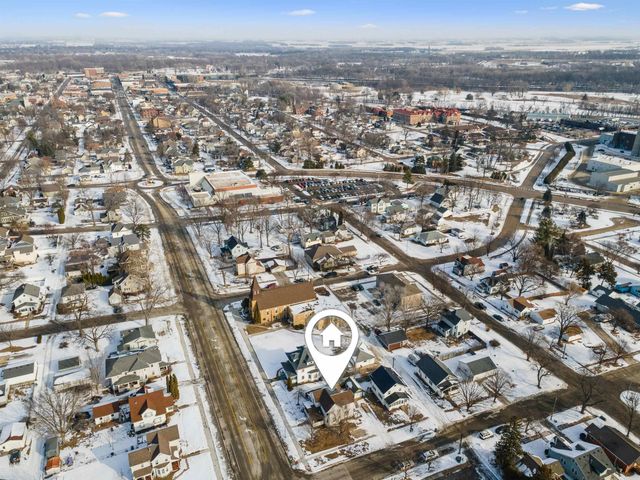 1422 Main Street, Cedar Falls, IA 50613