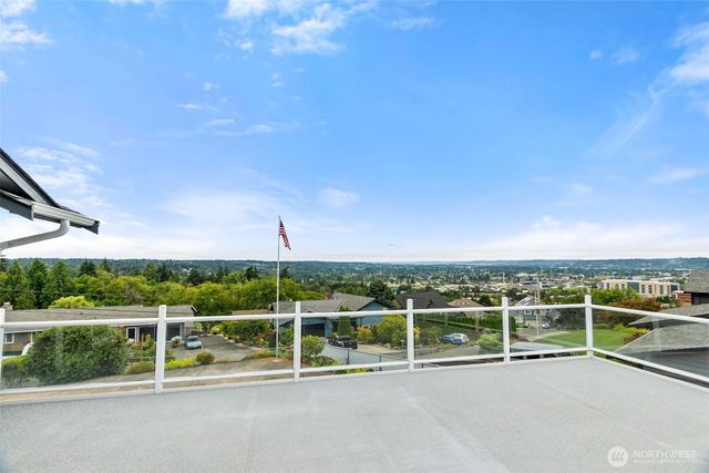 2025 5th Street SE, Puyallup, WA 98372