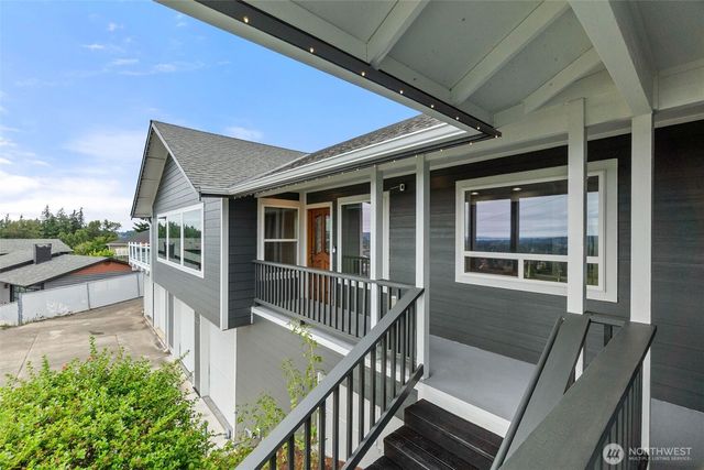 2025 5th Street SE, Puyallup, WA 98372