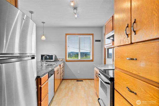 2025 5th Street SE, Puyallup, WA 98372