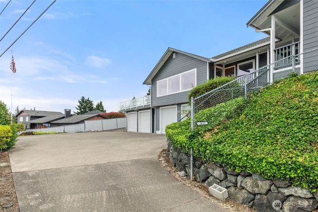 2025 5th Street SE, Puyallup, WA 98372