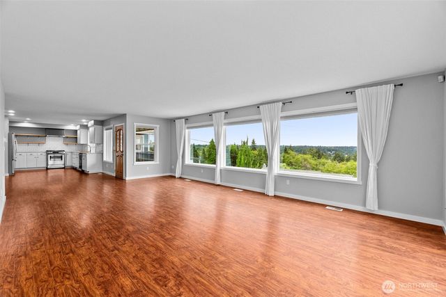 2025 5th Street SE, Puyallup, WA 98372