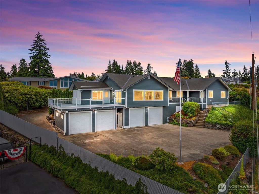 2025 5th Street SE, Puyallup, WA 98372
