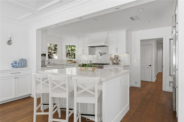 5408 Penfield Avenue, Woodland Hills, CA 91364