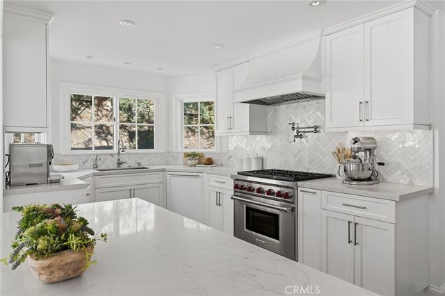 5408 Penfield Avenue, Woodland Hills, CA 91364