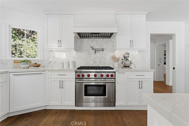 5408 Penfield Avenue, Woodland Hills, CA 91364