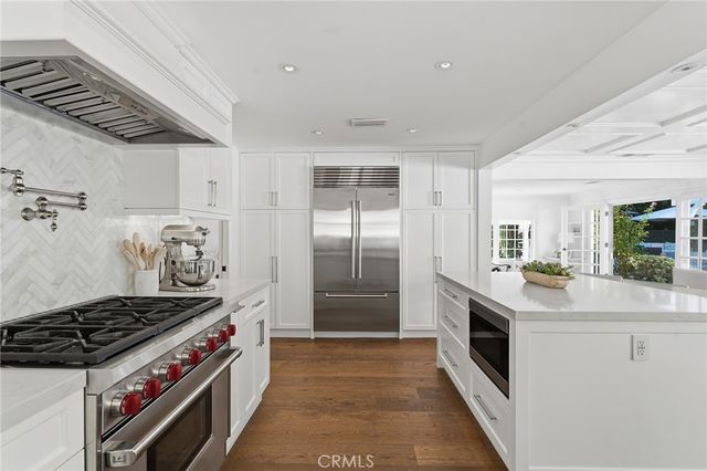 5408 Penfield Avenue, Woodland Hills, CA 91364