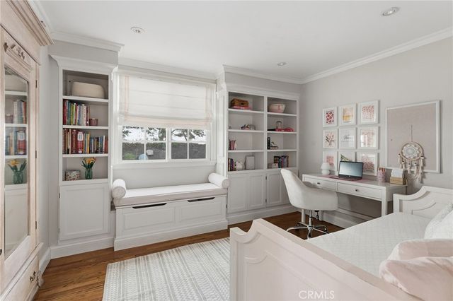 5408 Penfield Avenue, Woodland Hills, CA 91364