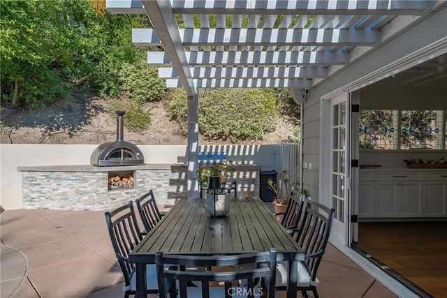5408 Penfield Avenue, Woodland Hills, CA 91364