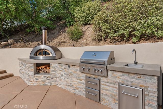 5408 Penfield Avenue, Woodland Hills, CA 91364