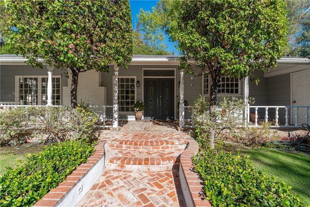 5408 Penfield Avenue, Woodland Hills, CA 91364