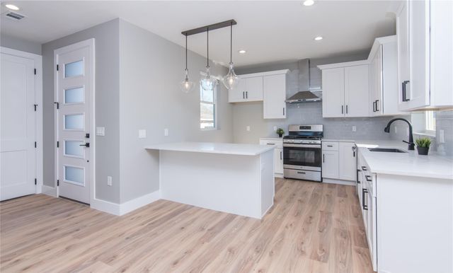 8006 Gault ST 2, Austin, TX 78757