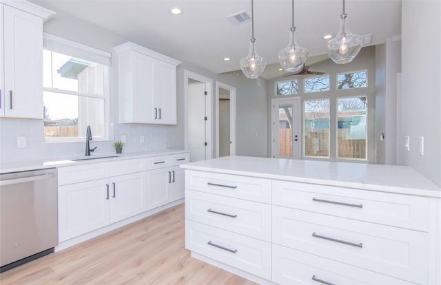 8006 Gault ST 2, Austin, TX 78757