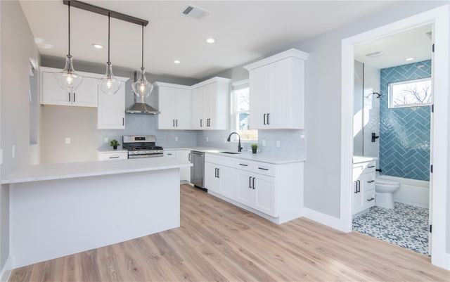 8006 Gault ST 2, Austin, TX 78757