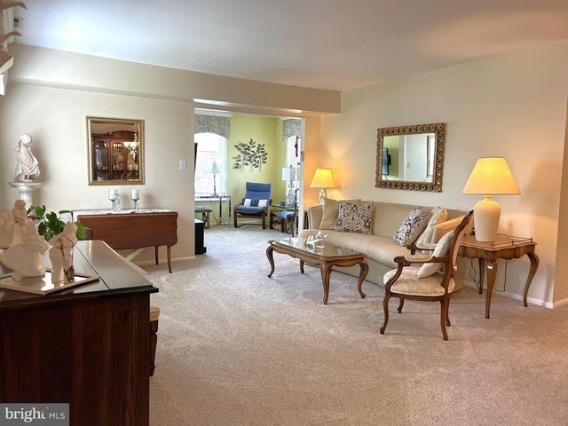 70 CENTER LANE CENTER LN, Mount Laurel, NJ 08054