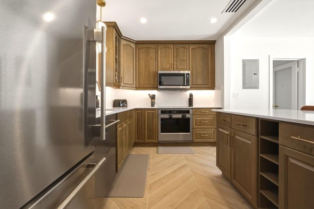 610 NE 16th Terrace, Fort Lauderdale, FL 33304