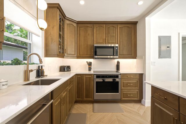 610 NE 16th Terrace, Fort Lauderdale, FL 33304