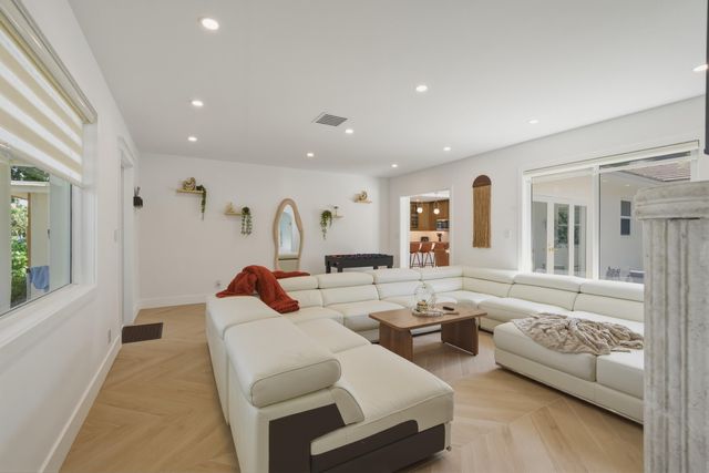610 NE 16th Terrace, Fort Lauderdale, FL 33304