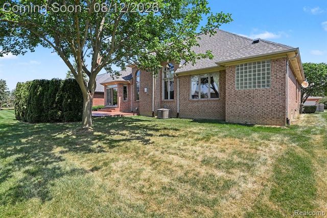 55349 Nile Way, Macomb, MI 48042