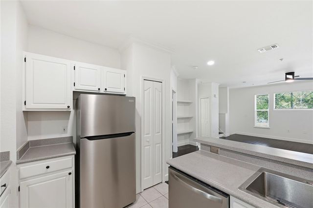 2824 SHADOW VIEW CIRCLE 2824, Maitland, FL 32751