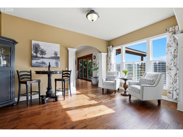 1465 WILLAMETTE FALLS Dr, West Linn, OR 97068