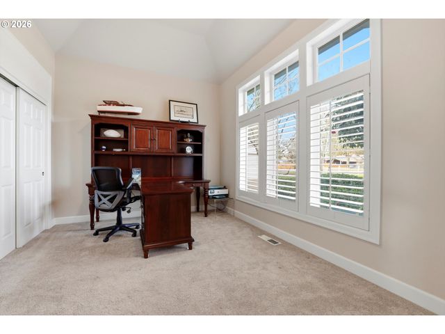 1465 WILLAMETTE FALLS Dr, West Linn, OR 97068