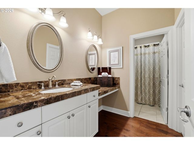 1465 WILLAMETTE FALLS Dr, West Linn, OR 97068