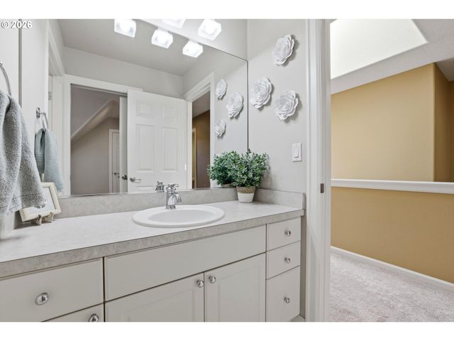 1465 WILLAMETTE FALLS Dr, West Linn, OR 97068