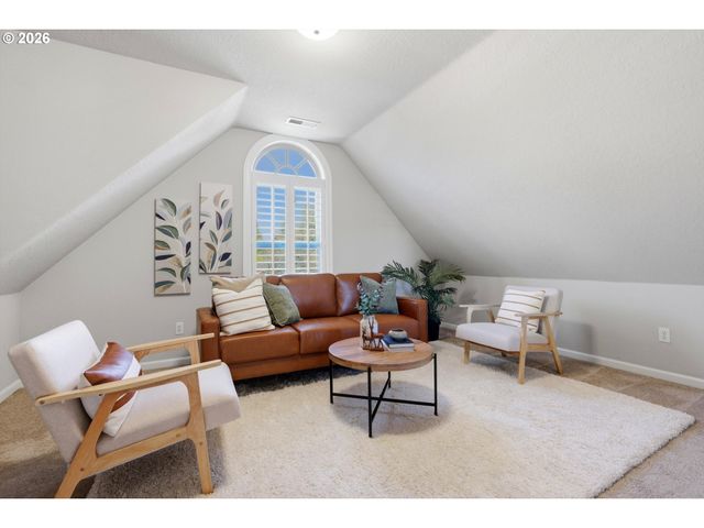 1465 WILLAMETTE FALLS Dr, West Linn, OR 97068