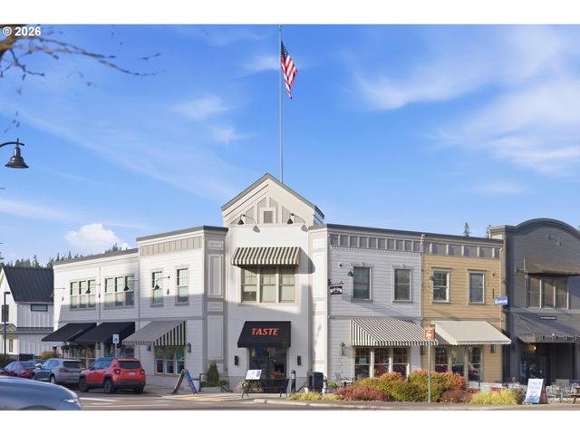 1465 WILLAMETTE FALLS Dr, West Linn, OR 97068