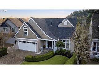 1465 WILLAMETTE FALLS Dr, West Linn, OR 97068