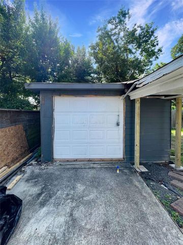 6811 Saint Augustine Street, Houston, TX 77021